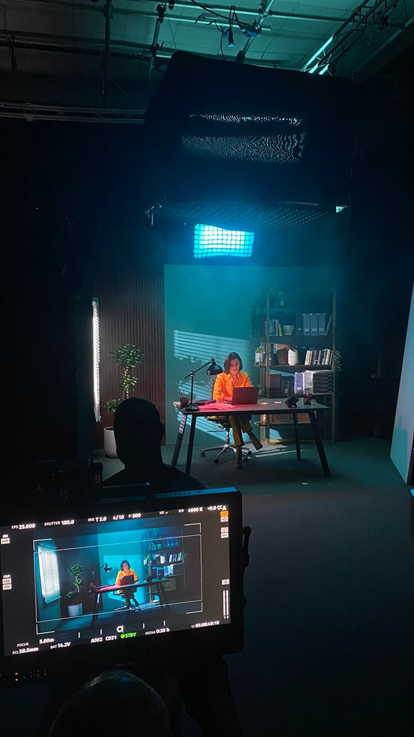 Behind the scenes 3